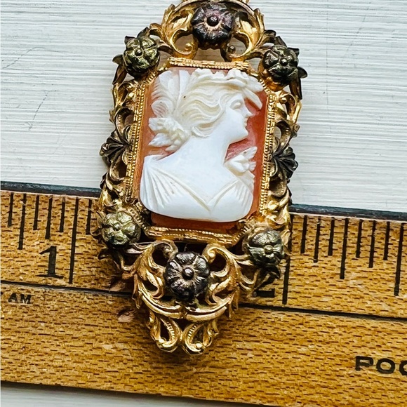 Art Deco Gold fIlled Filagree  Carved Shell Cameo Brooch Pin right facing - Picture 3 of 5